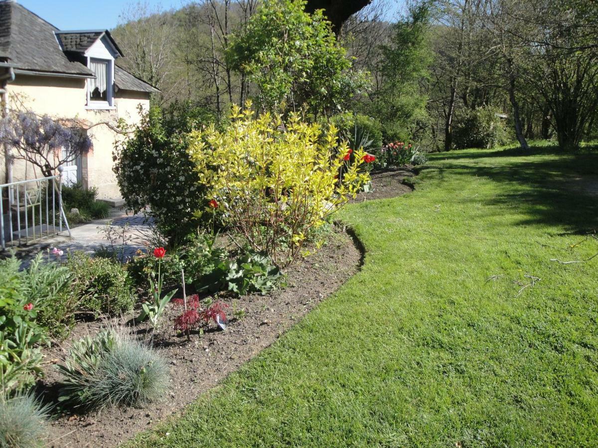Le Relais Des Capucines Bed & Breakfast Largnac Exterior photo
